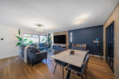 Davidson Frost-Wellings, DFW, White House Drive, O