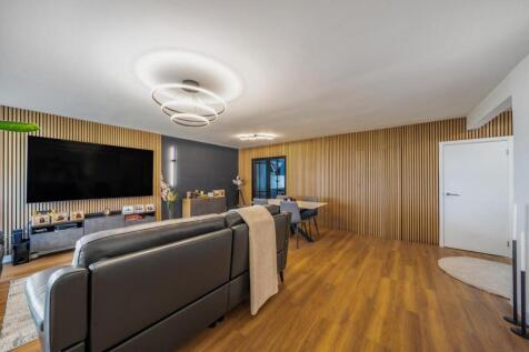 Davidson Frost-Wellings, DFW, White House Drive, L