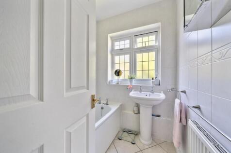Davidson Frost-Wellings, DFW, Kenton Lane, Bathroo