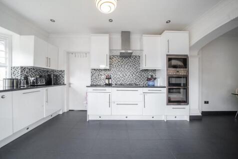 Davidson Frost-Wellings, DFW, Kitchen, College Clo