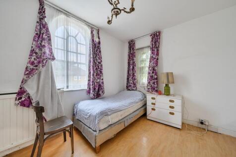 Davidson Frost-Wellings, DFW, Brockley Ave, Living