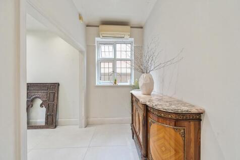 Davidson Frost-Wellings, DFW, Uxbridge Road, Hall.