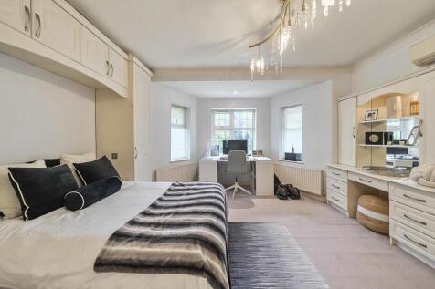 Davidson Frost-Wellings, DFW, Uxbridge Road, Bedro