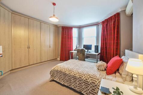 Davidson Frost-Wellings, DFW, Uxbridge Road, Bedro