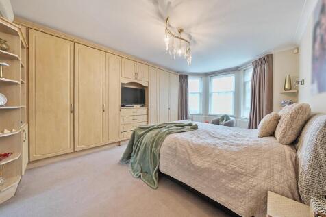 Davidson Frost-Wellings, DFW, Uxbridge Road, Bedro