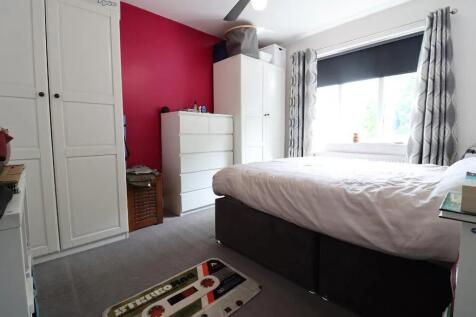 Bedroom 1.jpg