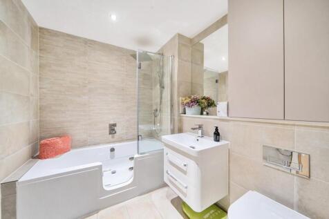 Davidson Frost-Wellings, DFW, Argyll House, Shower