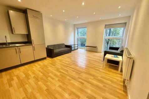 Davidson Frost-Wellings, DFW Bletchley Court, Livi