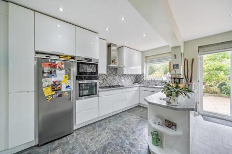 Davidson Frost-Wellings, DFW, Barn Crescent, Stanm