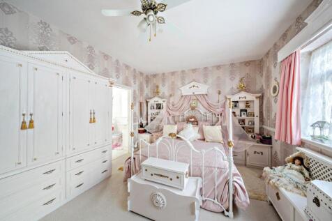 Davidson Frost-Wellings, DFW, Ashdale Grove, Stanm