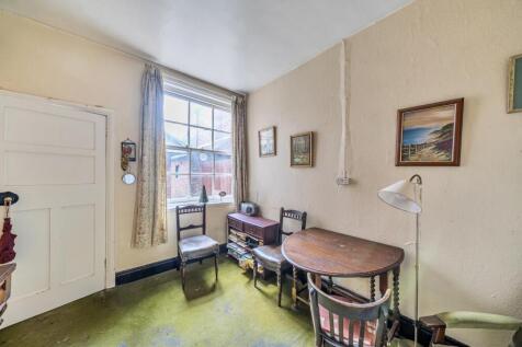 Davidson Frost-Wellings, DFW, Stanmore Hill, Sitti