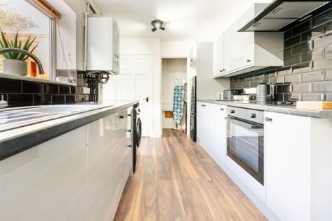 Davidson Frost-Wellings, DFW, Binyon Crescent, Sta