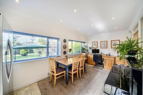 Davidson Frost-Wellings, DFW, Kynance Gardens, Sta