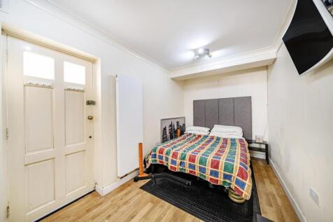 Davidson Frost-Wellings, DFW, Vernon Drive, Bedroo