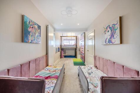 Davidson Frost-Wellings, DFW, Vernon Drive, Bedroo