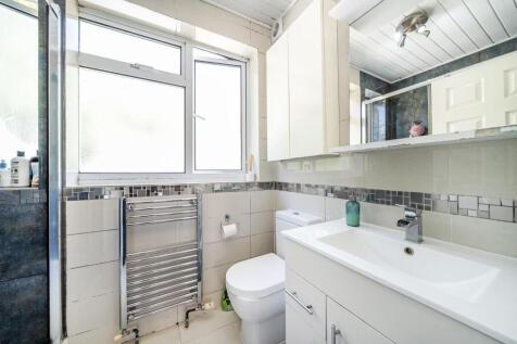 Davidson Frost-Wellings, DFW, Vernon Drive, Bathro