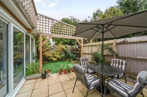 Davidson Frost-Wellings DFW, Robb Road, Garden.JPG