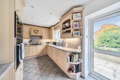 Davidson Frost-Wellings, DFW, Drummond Drive, Stan