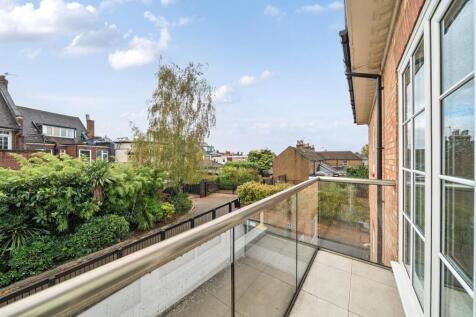 Davidson Frost-Wellings, DFW, Bournehall Road, Bus