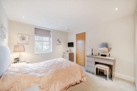 Davidson Frost-Wellings, DFW, Bournehall Road, Bus