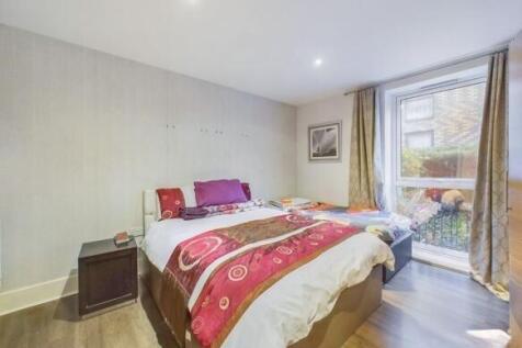 Davidson Frost-Wellings, DFW, Attlee Court, Bedroo