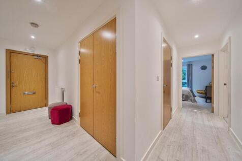 Davidson Frost-Wellings, DFW, Royal Court, Hallway