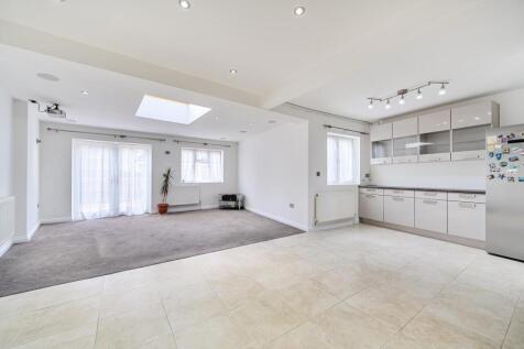 Davidson Frost-Wellings, DFW, Lady Aylesford Avenu