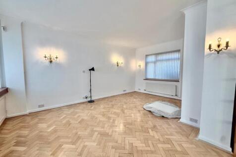 Davidson Frost-Wellings, DFW, Fallowfield, Living 