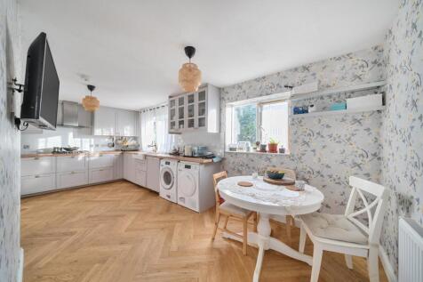 Davidson Frost-Wellings, DFW, Caddis Close, Stanmo