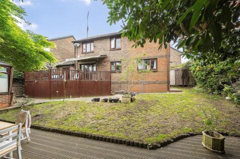 Davidson Frost-Wellings, DFW, Caddis Close, Stanmo