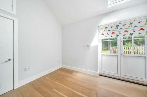 Davidson Frost-Wellings, DFW, The Vine, Second Bed