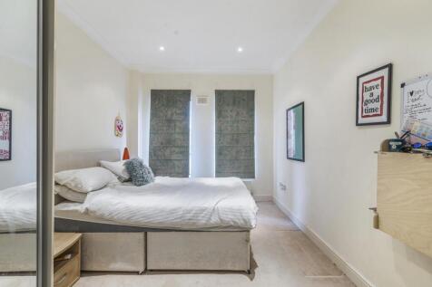 Davidson Frost-Wellings, DFW, Kingsgate House, Bed
