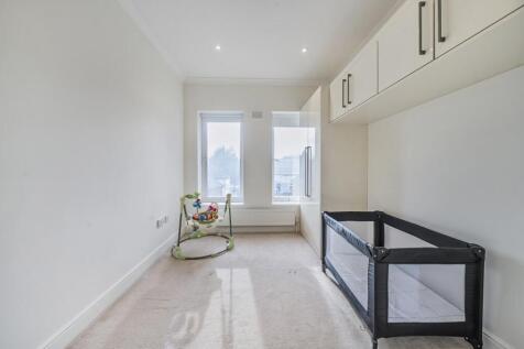 Davidson Frost-Wellings, DFW, Kingsgate House, Bed