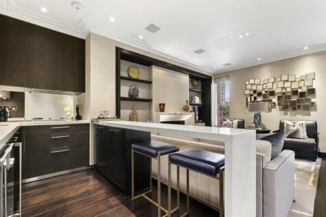 Kitchen / Reception