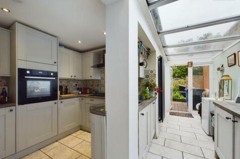 Kitchen/Utility Room
