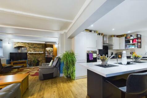 Living Room/Kitchen