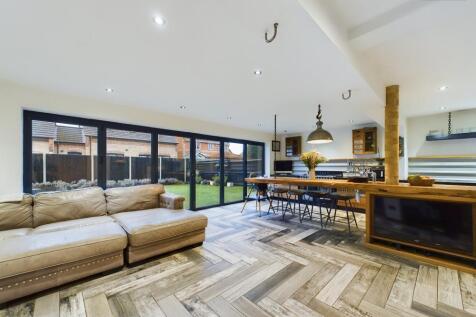 Kitchen/Living Area