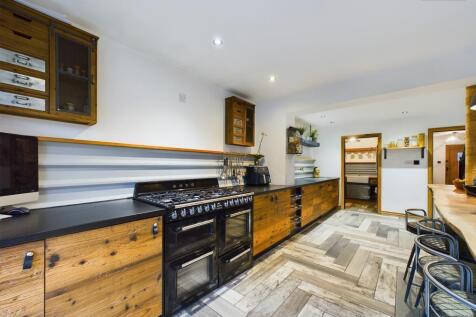 Kitchen/Living Area