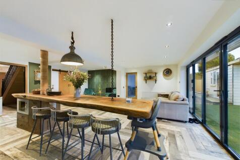 Kitchen/Living Area