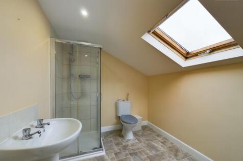 En-Suite To Master Bedroom