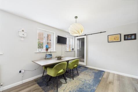 Dining Room/Snug
