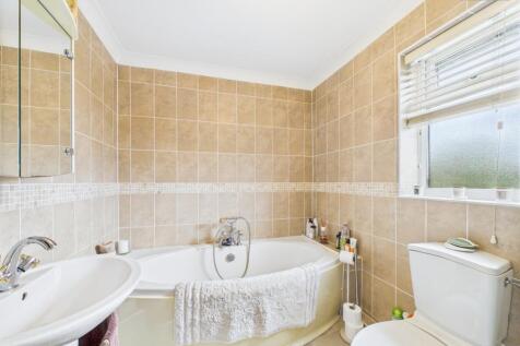 En-Suite to Master Bedroom