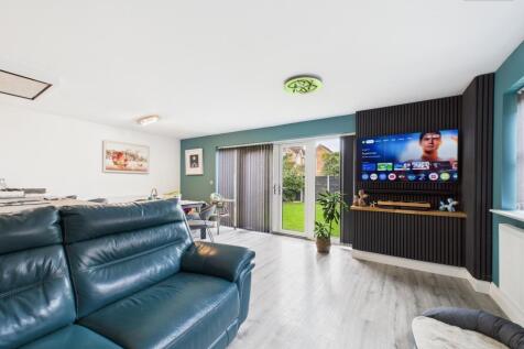 Living/Dining Area