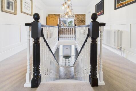 Stucco-Style Staircase