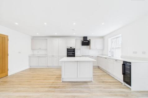 Kitchen/Living Area