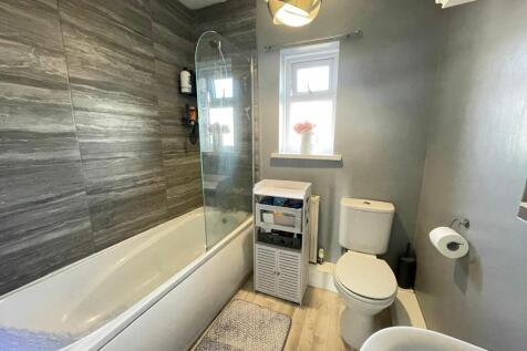 HOUSE BATHROOM