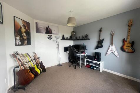 STUDY/BEDROOM THREE