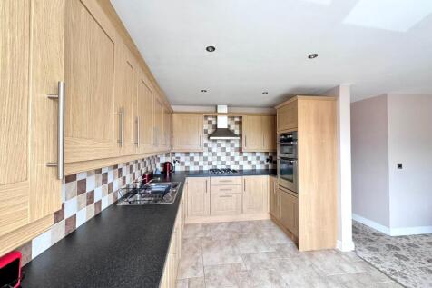 OPEN PLAN LIVING DINING KITCHEN