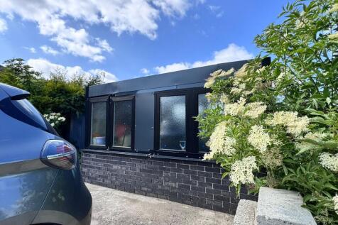 GARDEN SHED