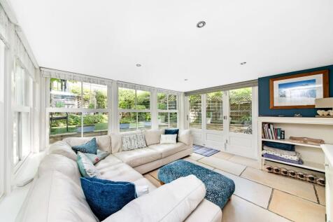 GARDEN ROOM/SECOND SITTING ROOM